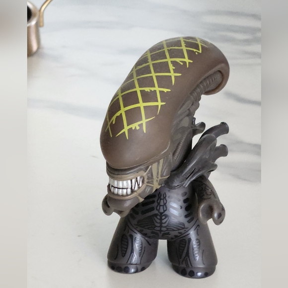 Titans Vinyl Figure - Alien vs Predator - Picture 1 of 1
